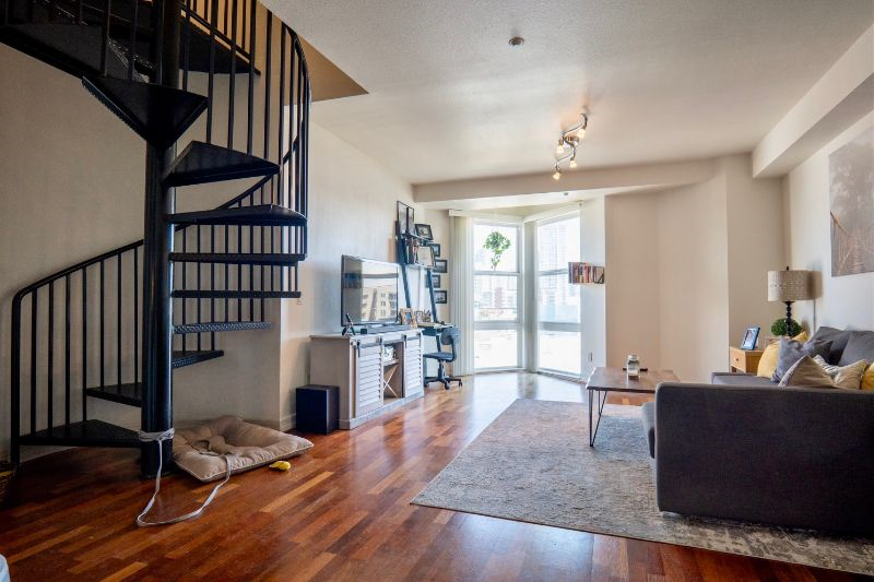 Spacious 1bd/1ba pet friendly Condo in the heart of downtown San Diego - Photo 2