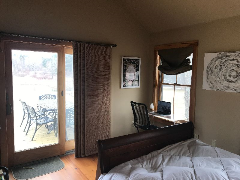 Serene Country Farmhouse Private Suite Tempurpedic Bed - Photo 3