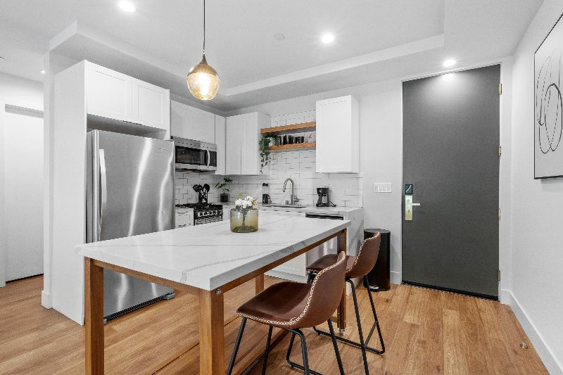 Bright 1BR with Private Patio near DTLA | Free Parking - Photo 6