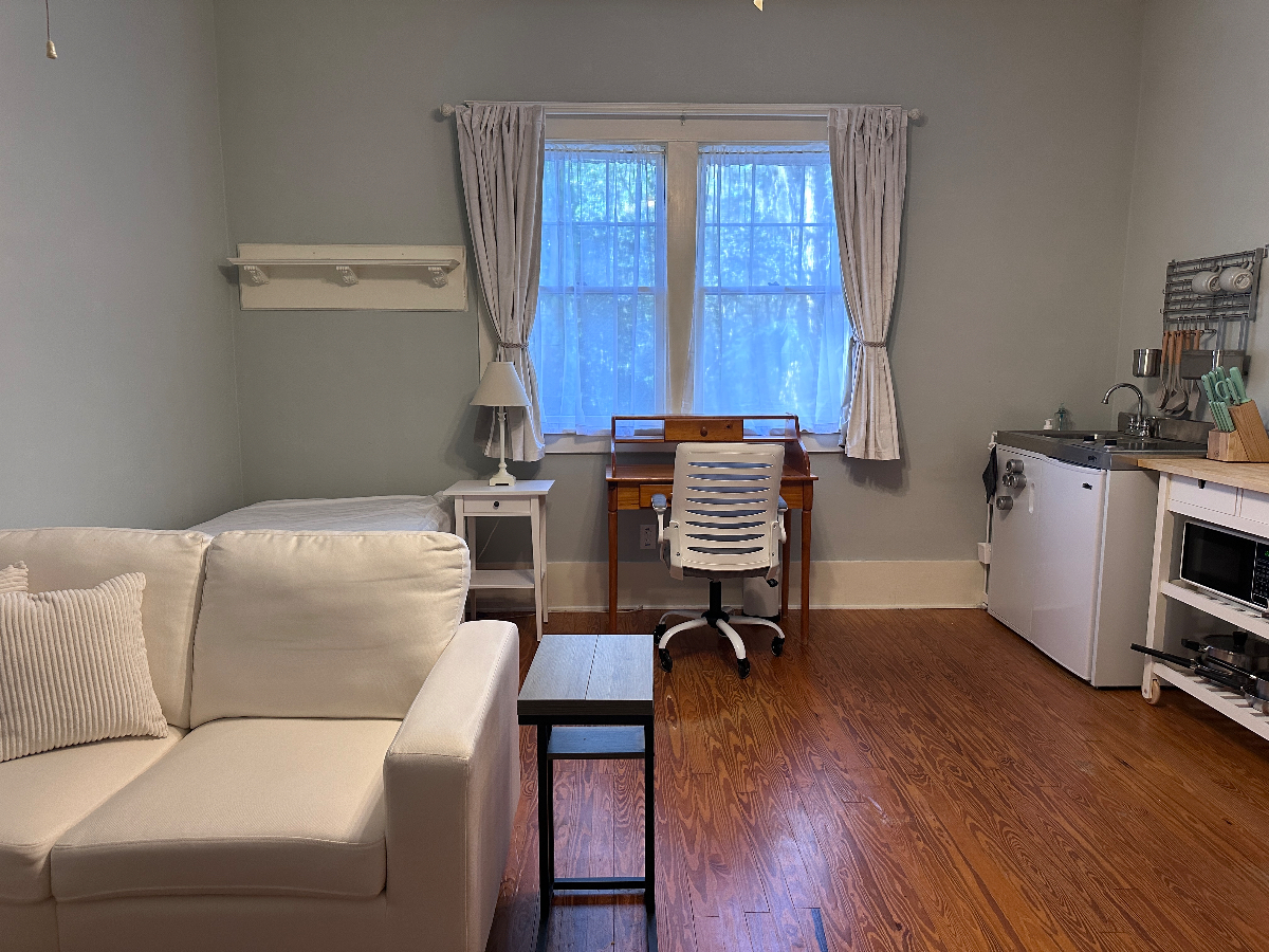 Efficiency/Private Room & Bath w/ Kitchenette