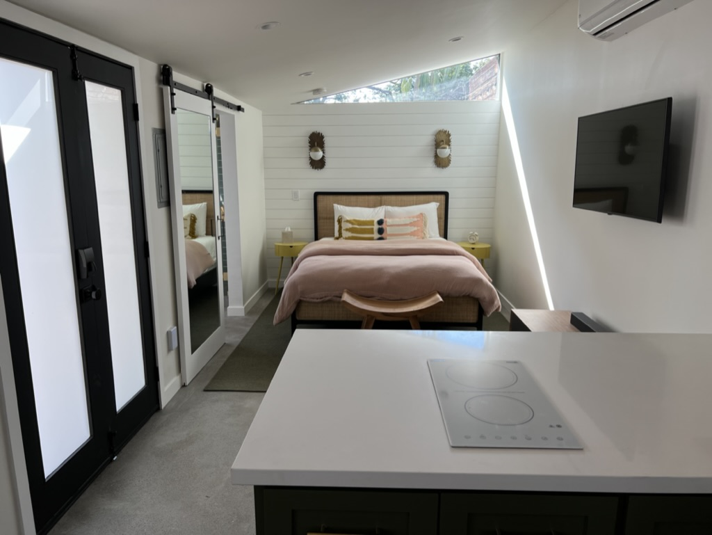 Brand New Standalone Studio in Echo Park - Photo 2