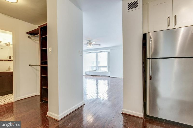 Waterfront Oasis Luxury Condo with Easy Access to Everything - Photo 3