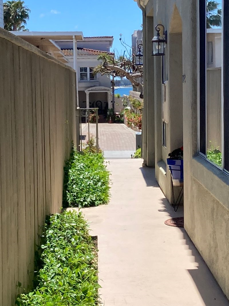 Gorgeous 3 BD/3BA Condo 1 block to Sail Bay in beautiful Pacific Beach - Photo 4