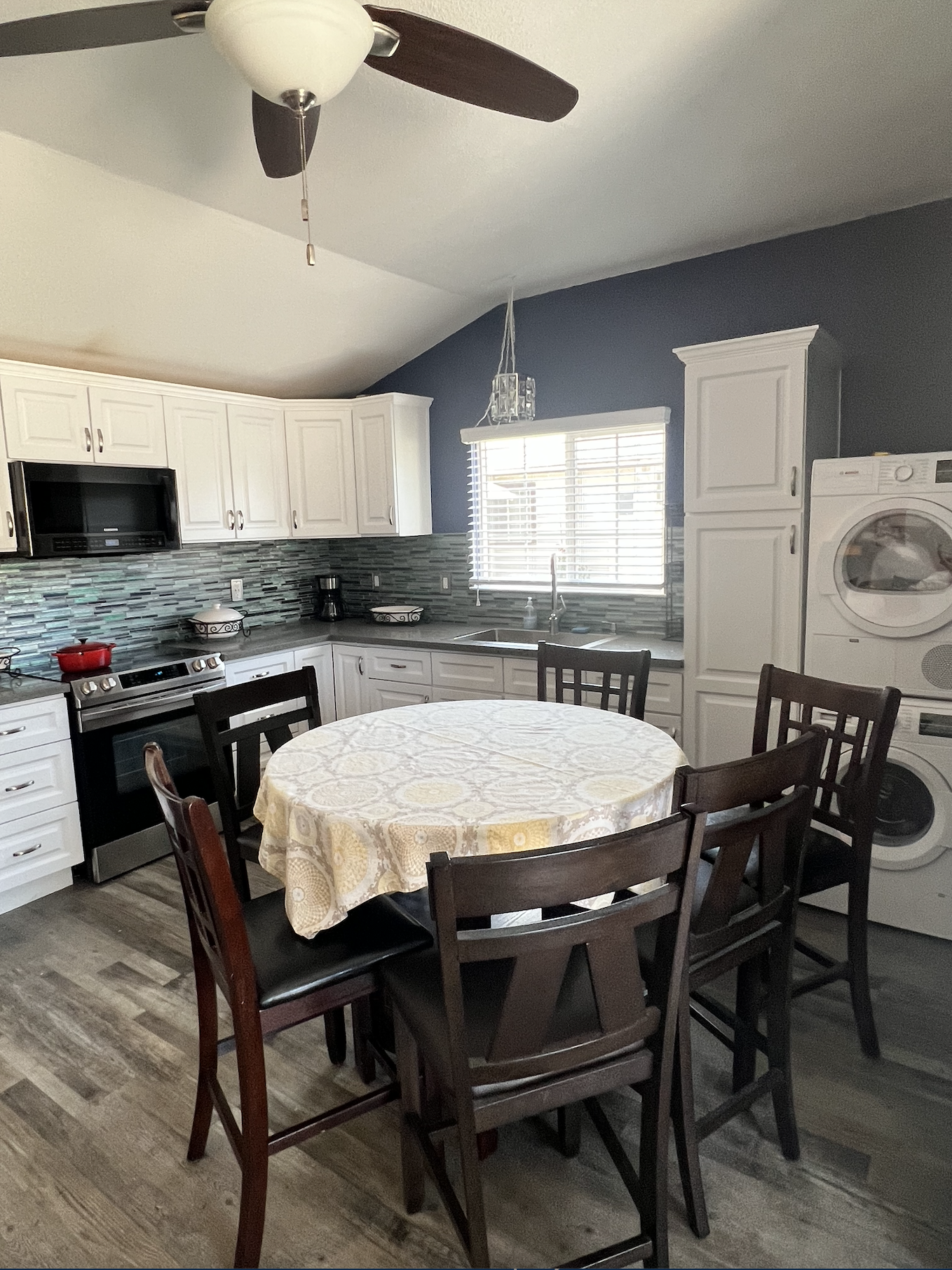 Entire 1 bedroom Cottage in East Foothills - Photo 4