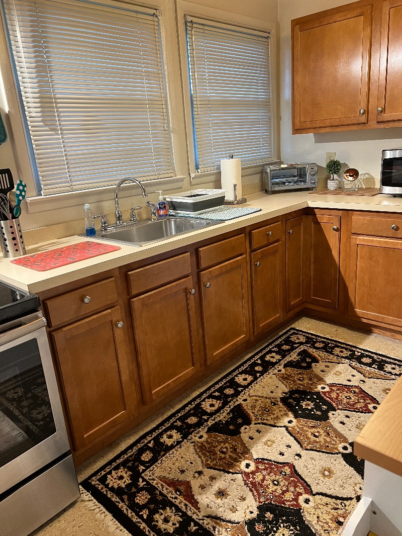 Great place Great location  Charming 2 bedroom in quiet and nice neighborhood. All conveniences near - Photo 8