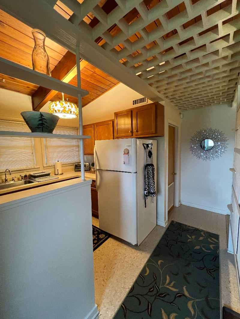 Great place Great location  Charming 2 bedroom in quiet and nice neighborhood. All conveniences near - Photo 9