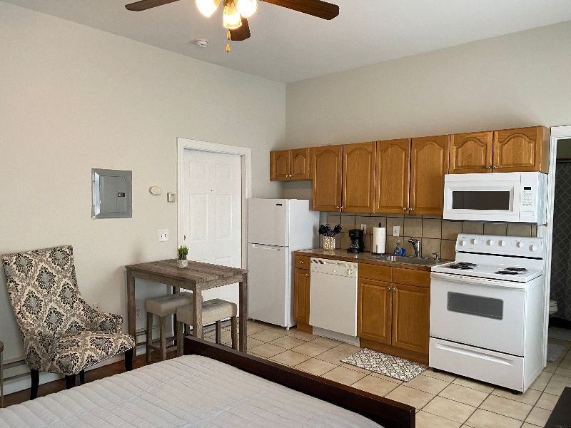 10 Alpine Studio 13- Fully Furnished-Walk to... - Photo 3