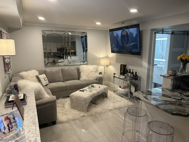 LOCATION LOCATION LOCATION Spacious Designer Condo near University of Kentucky Medical Center with A - Photo 3