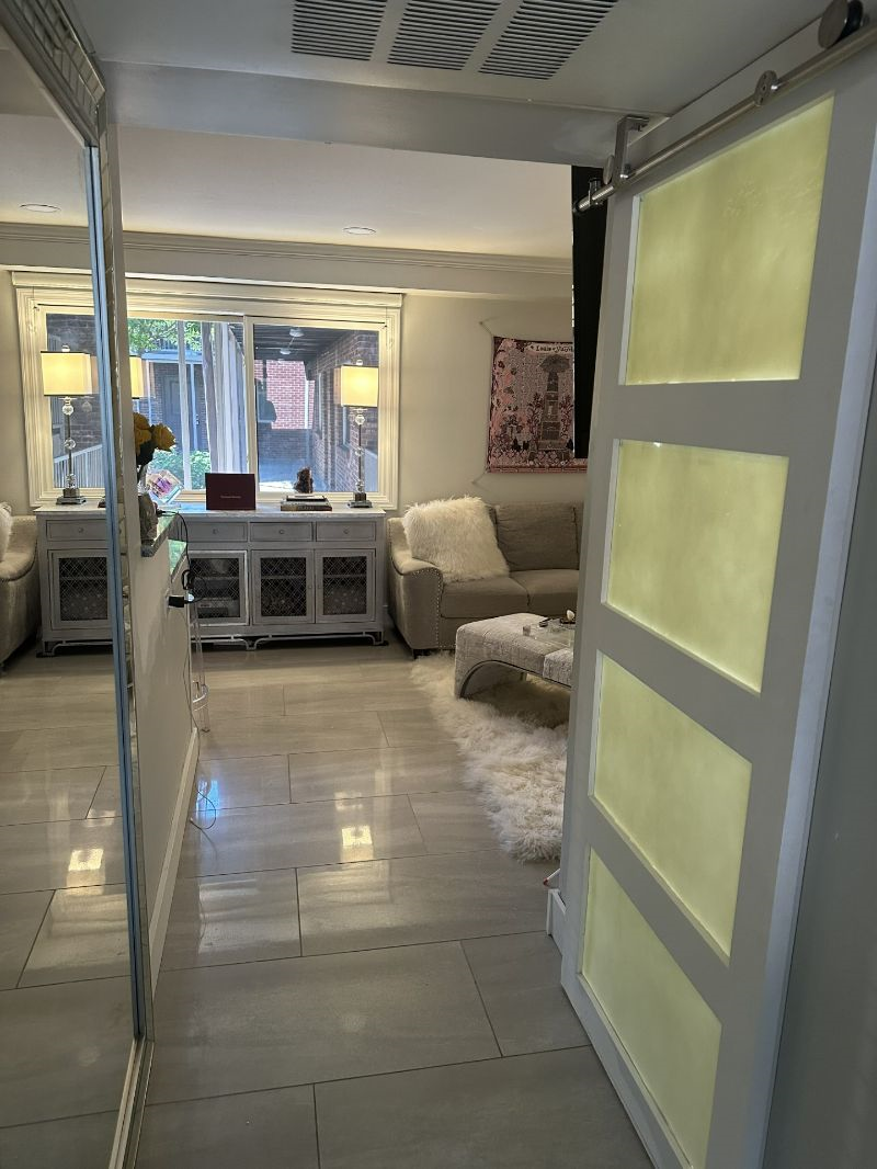 LOCATION LOCATION LOCATION Spacious Designer Condo near University of Kentucky Medical Center with A - Photo 5