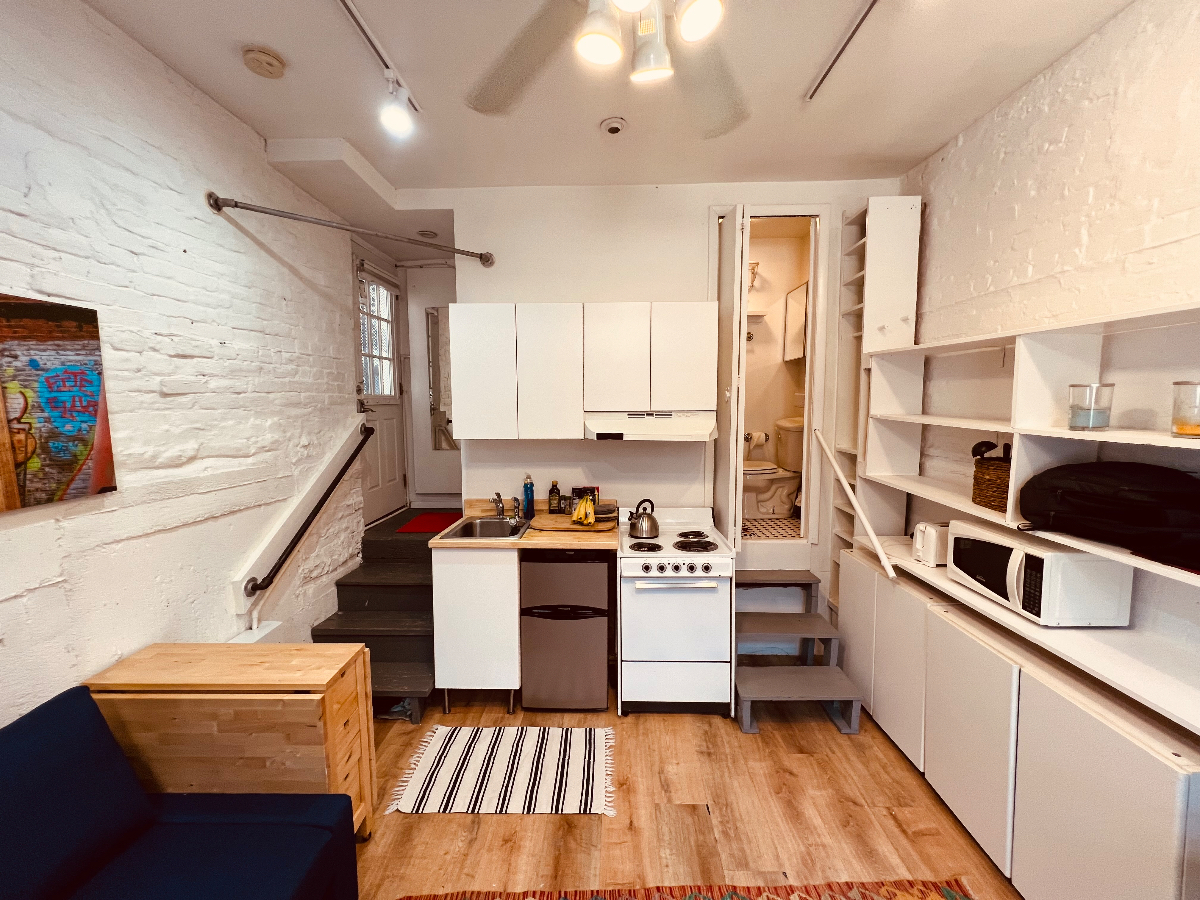 DuPont Circle Studio for Spring Semester 3 month minimum - Photo 6