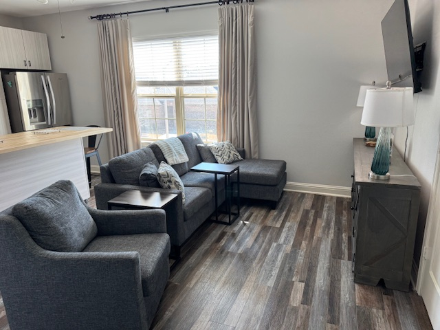 Private Queen Bedroom (Unit 3C)