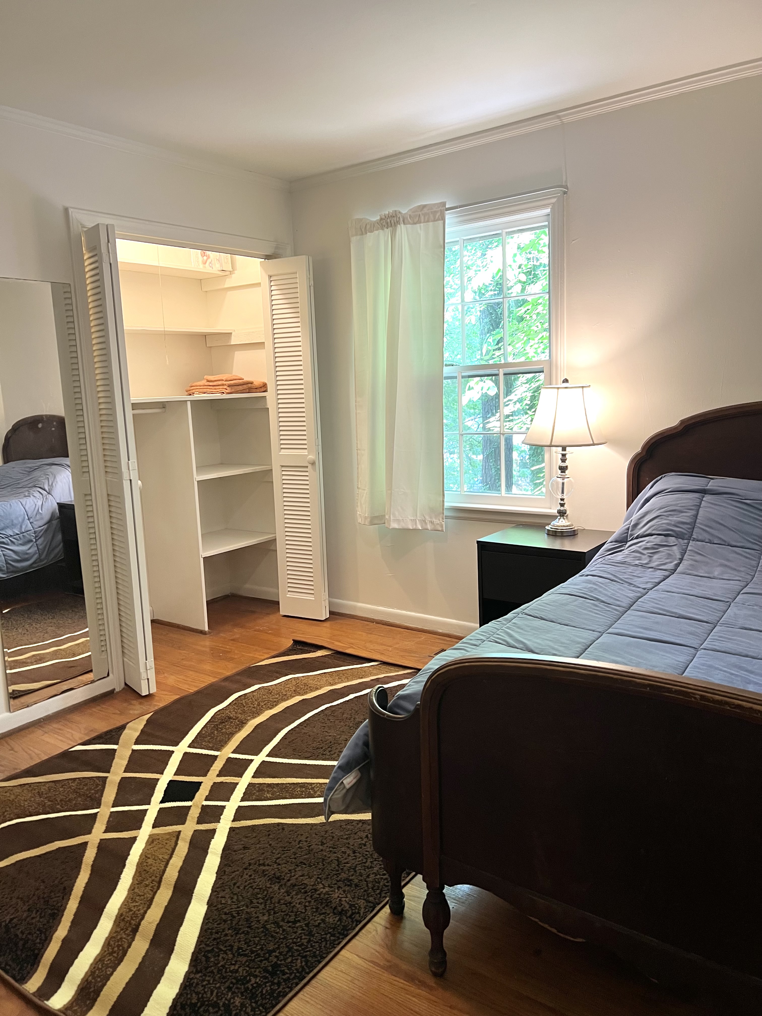 Master Suite with Private Bath- 5 mins to Duke/ Quiet Neighborhood