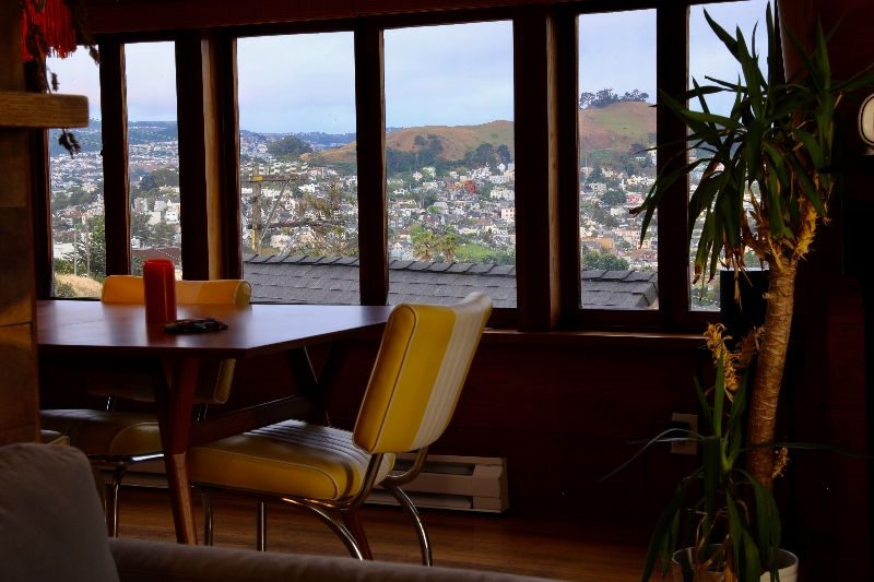 Potrero hilltop house with sweeping views, deck, theater, back yard - Photo 5