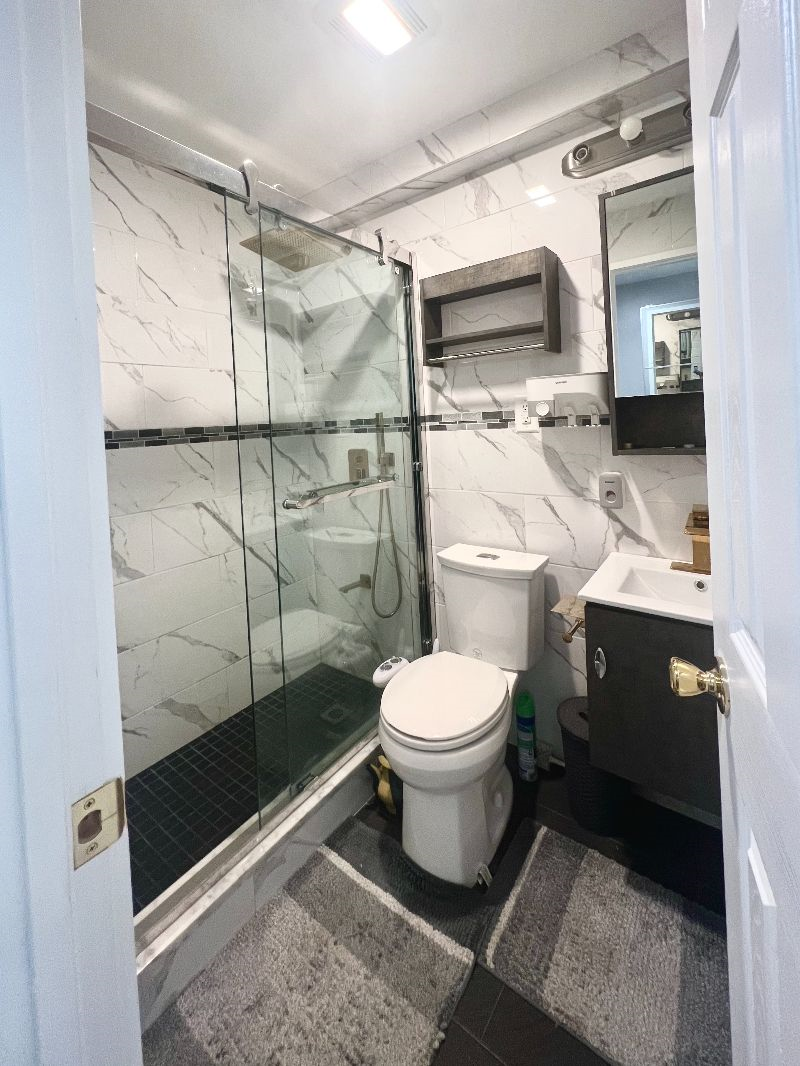 Private Guest Suite Near Downtown/City in Quiet Neighborhood - Photo 2