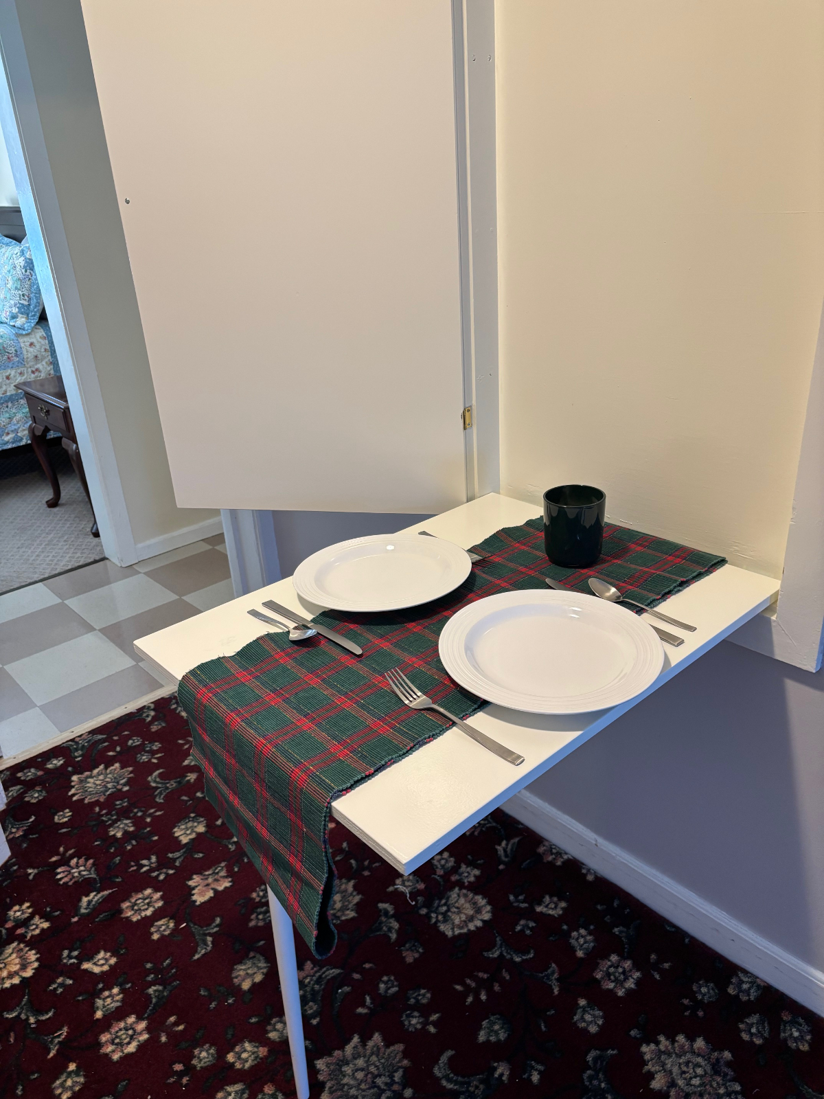 Charming Colonial In Law Apartment with Private Entrance and Pool Access in Burlington, VT Near The  - Photo 6