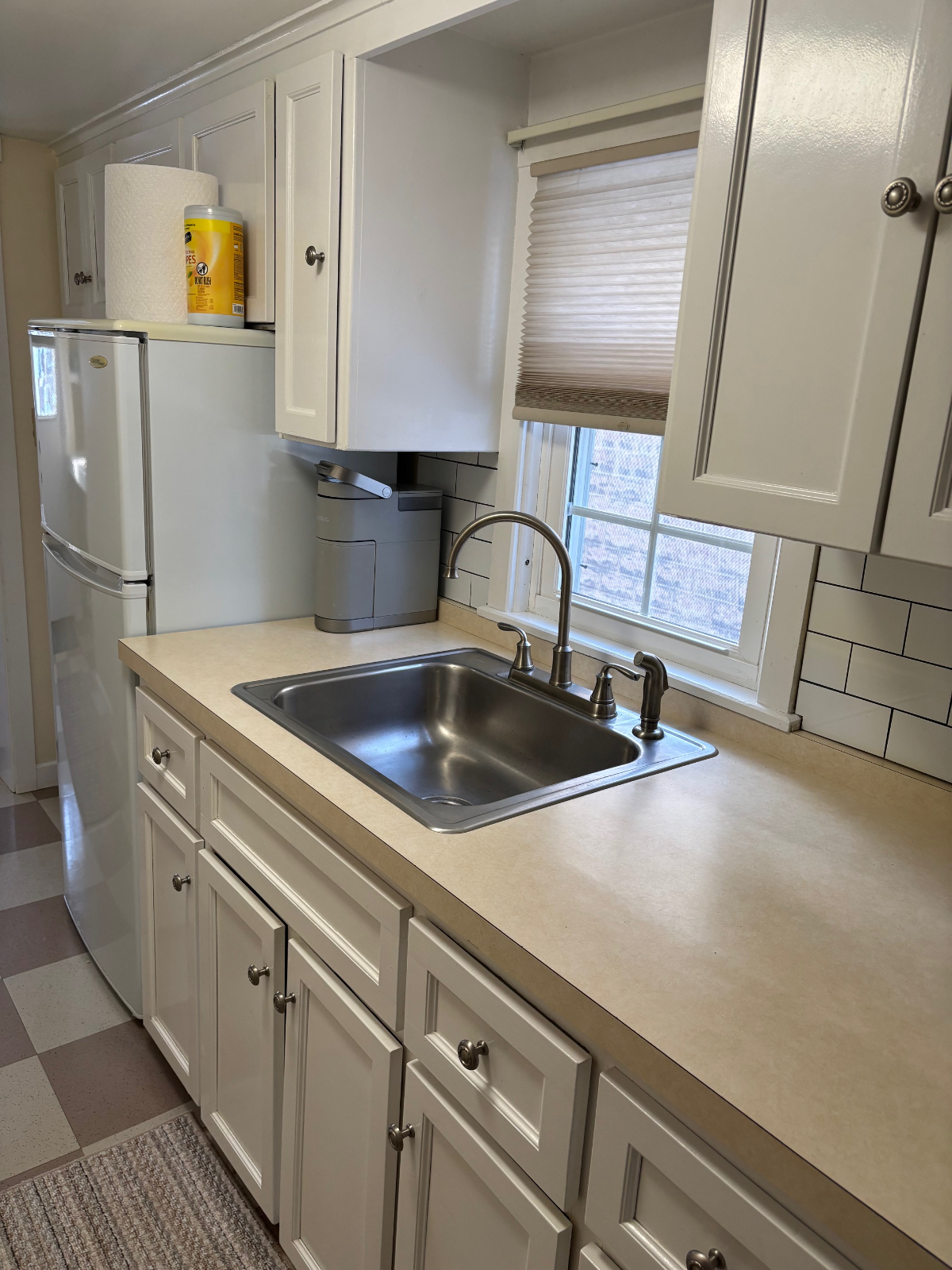 Charming Colonial In Law Apartment with Private Entrance and Pool Access in Burlington, VT Near The  - Photo 10