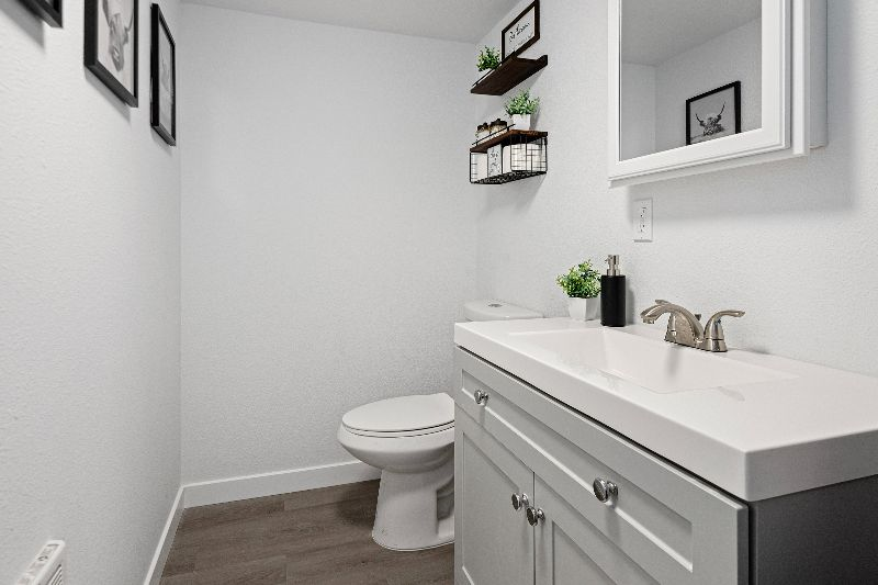 1475 Sq Ft secluded and quiet 2 bedroom apartment 5 minuets from St Charles hospital - Photo 6
