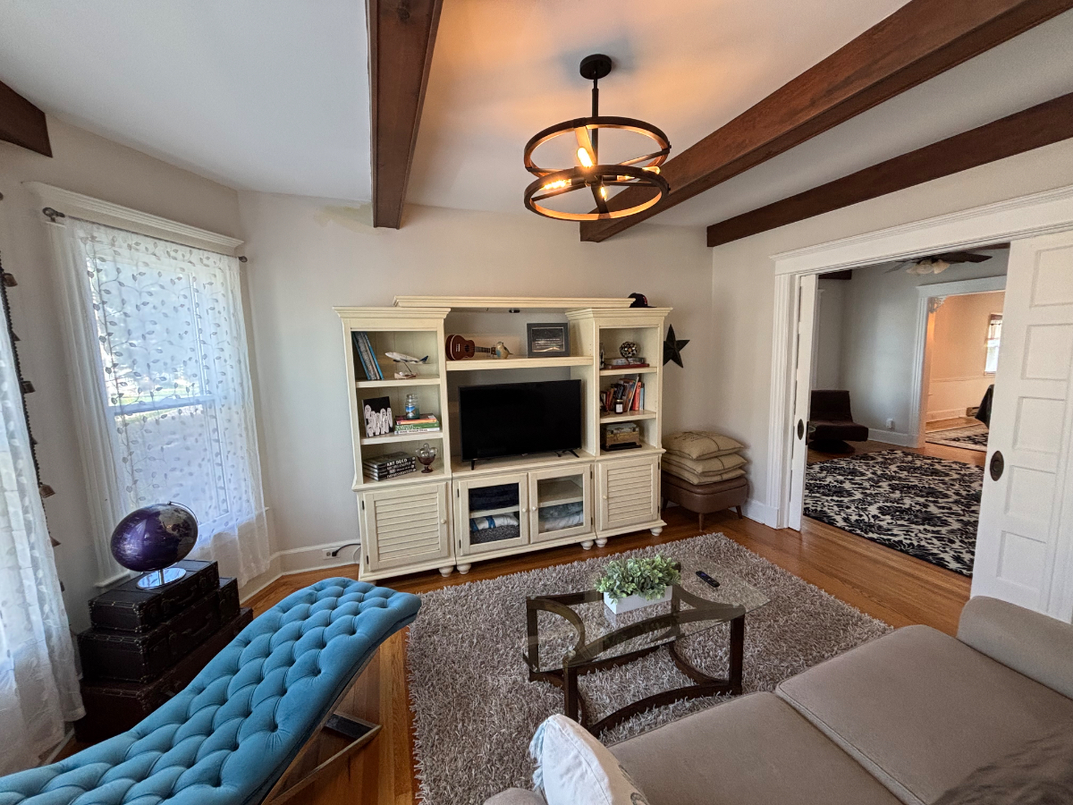 Tranquil two-bedroom apartment in Amsterdam, NY close to hospitals and other attractions. - Photo 6