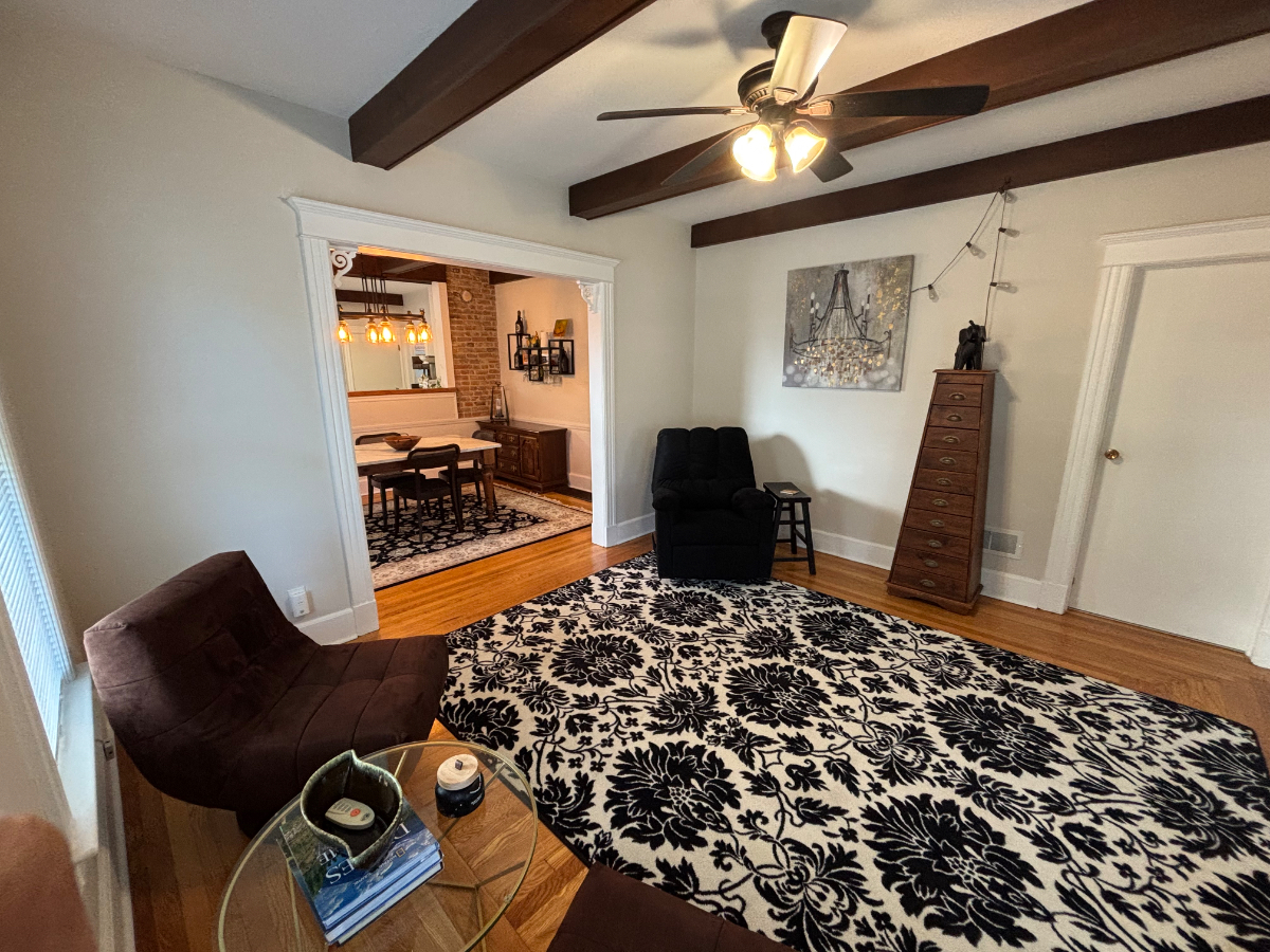 Tranquil two-bedroom apartment in Amsterdam, NY close to hospitals and other attractions. - Photo 8