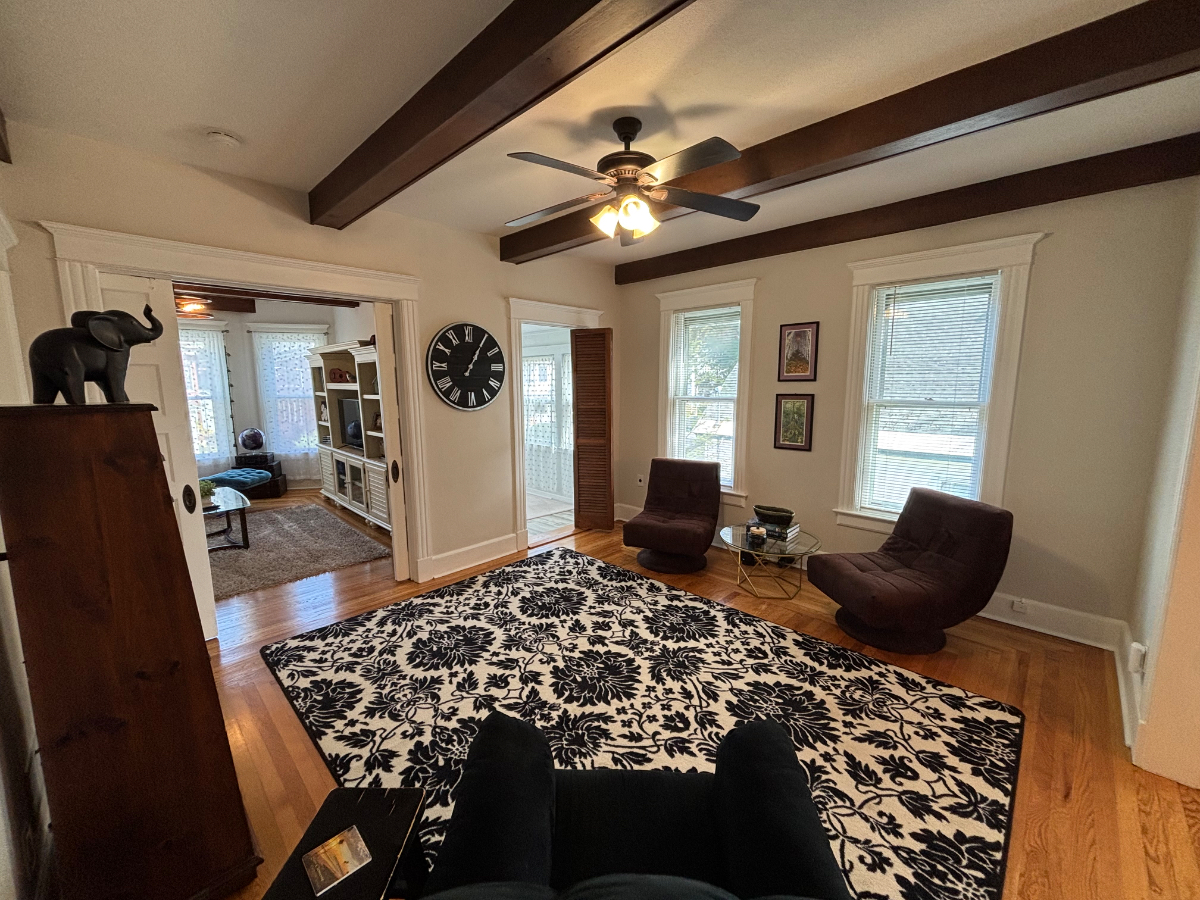 Tranquil two-bedroom apartment in Amsterdam, NY close to hospitals and other attractions. - Photo 11