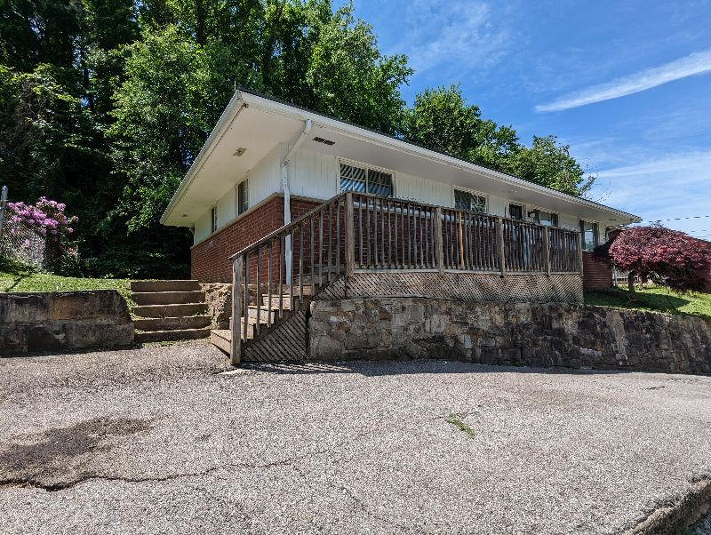 WV Hills Home in the Heart of Charleston. Close to CAMC & State Capitol. - Photo 1