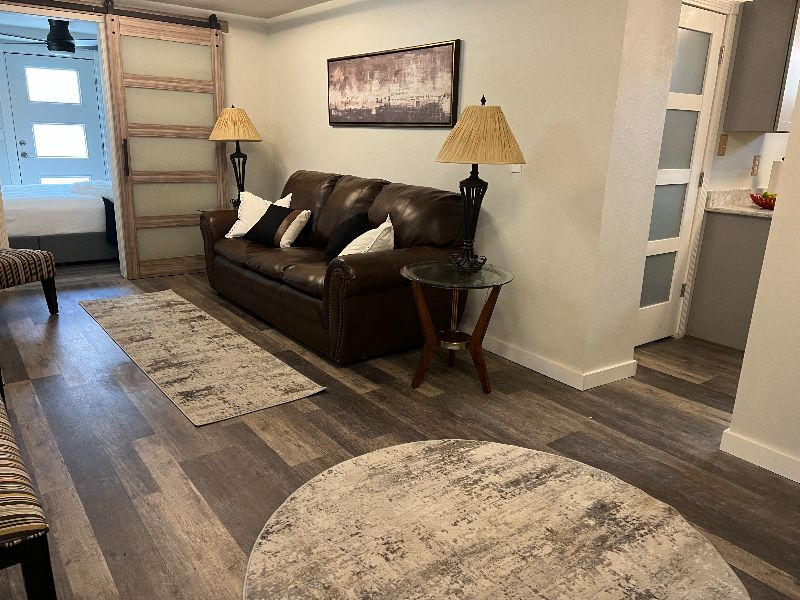Beautiful Basement Apartment - Photo 8