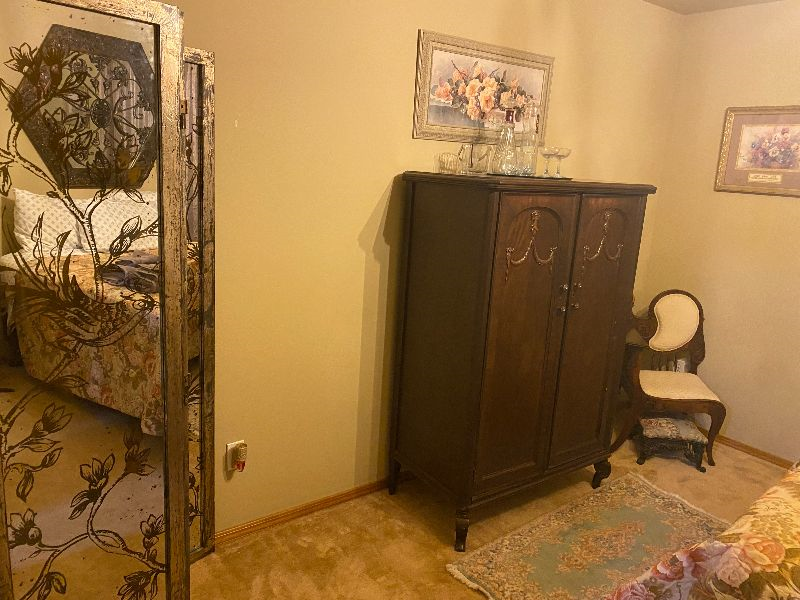 Quiet Antique Room in SW Redmond - Photo 6