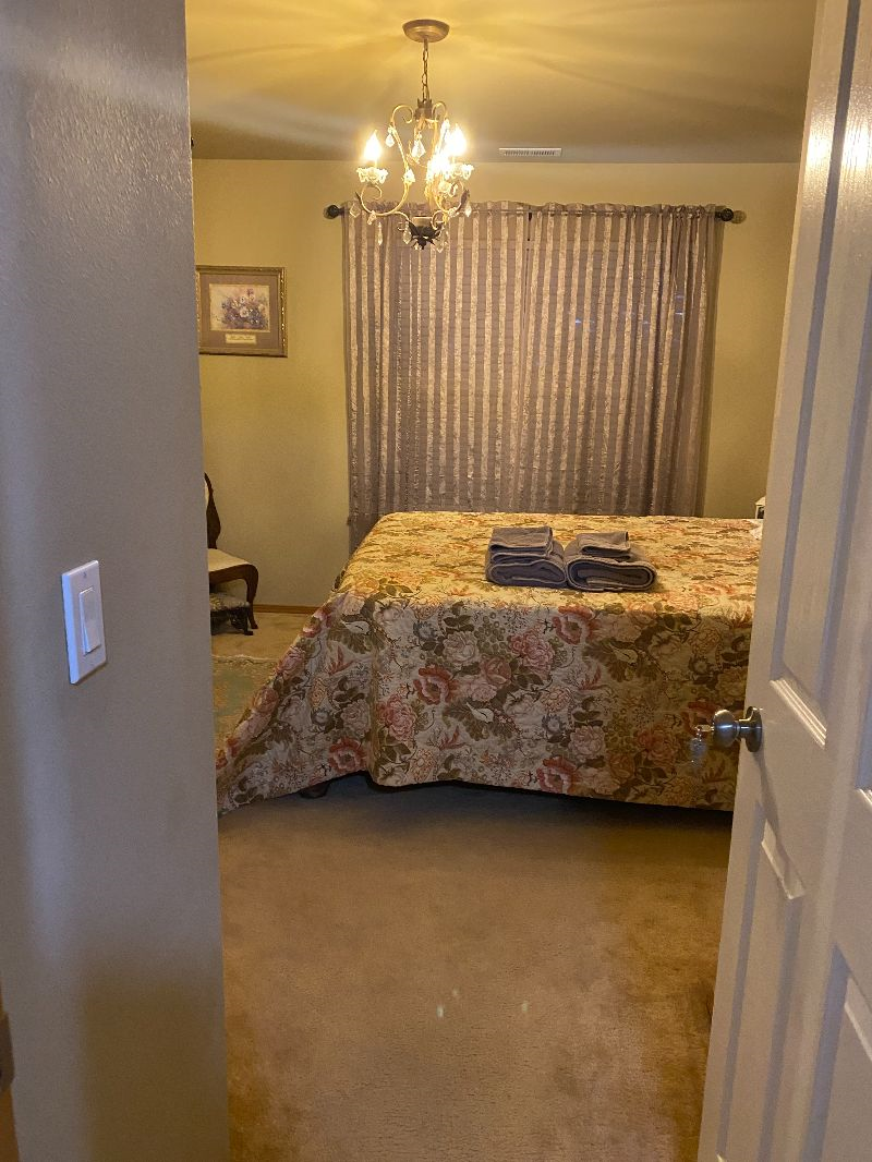 Quiet Antique Room in SW Redmond - Photo 4