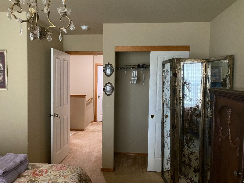 Quiet Antique Room in SW Redmond - Photo 5