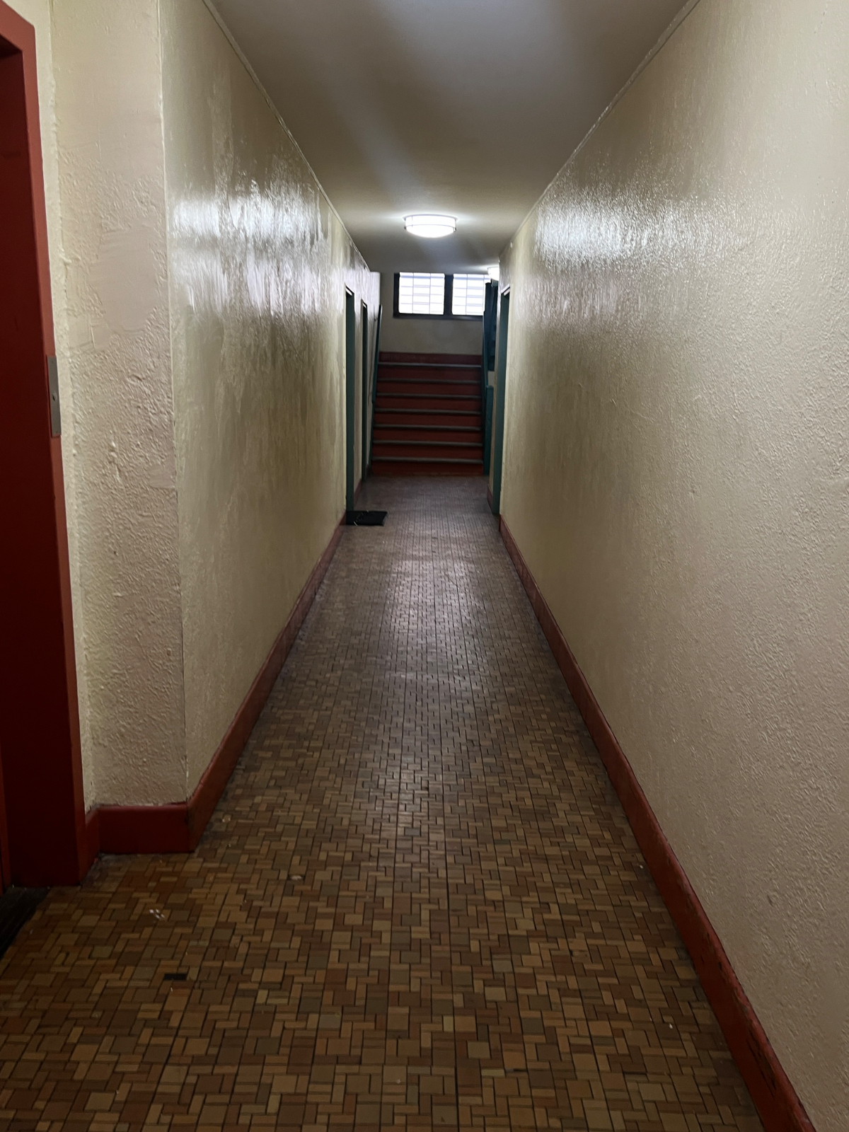 Elegant Ground-Level Gem - Spacious 2BR Apartment with Modern Comforts - Photo 5