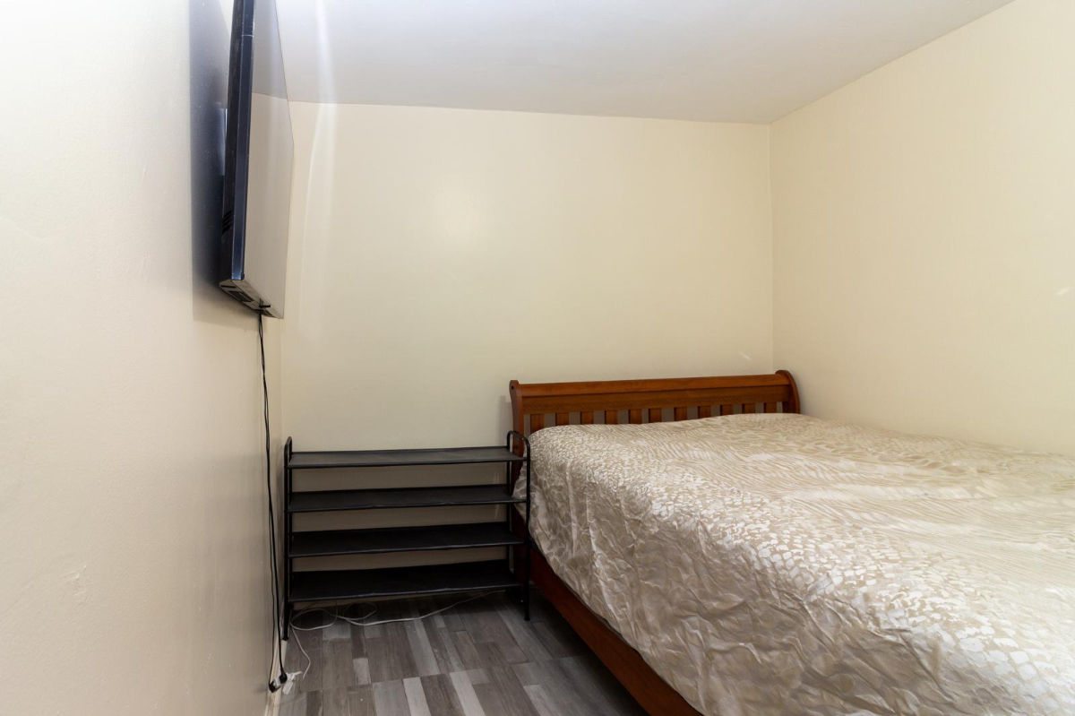 Elegant Ground-Level Gem - Spacious 2BR Apartment with Modern Comforts - Photo 9