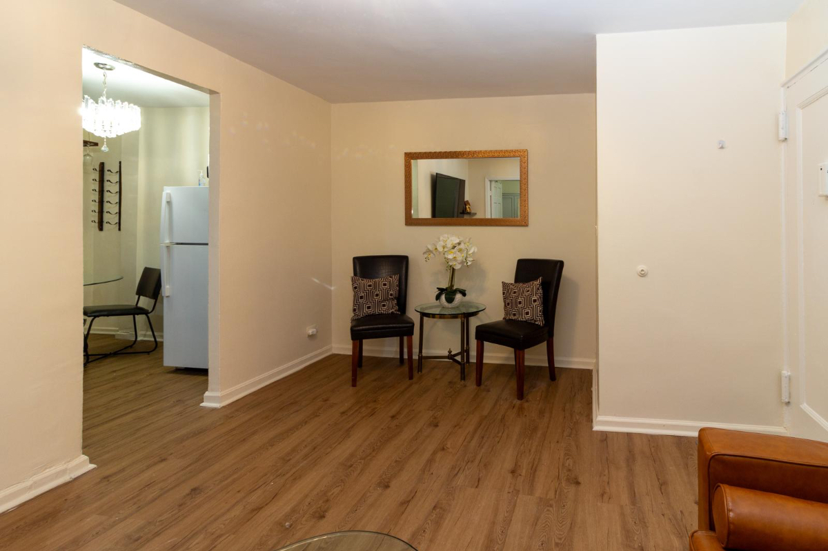 Elegant Ground-Level Gem - Spacious 2BR Apartment with Modern Comforts - Photo 12