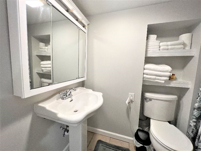 Cozy Apartment less than 1 mile from Hospital - Photo 8