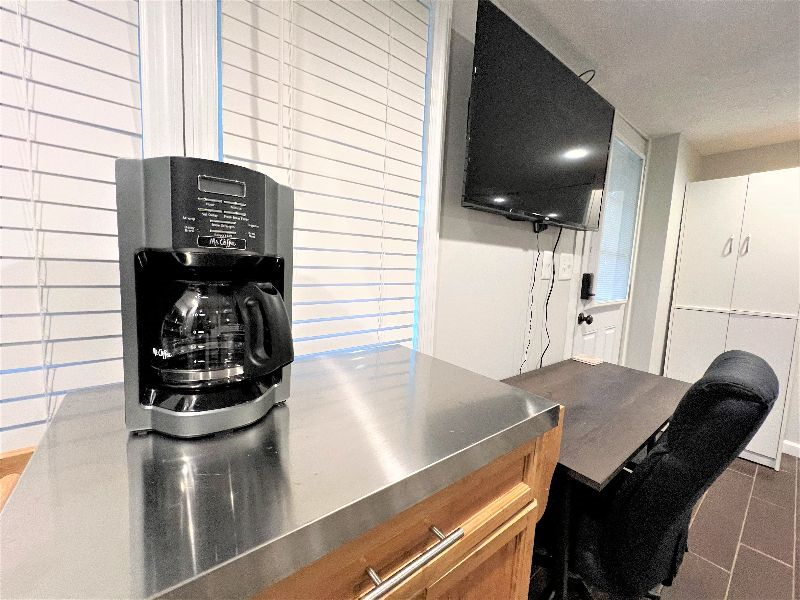 Cozy Apartment less than 1 mile from Hospital - Photo 10