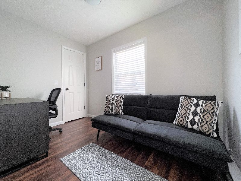 Cozy Apartment less than 1 mile from Hospital - Photo 8