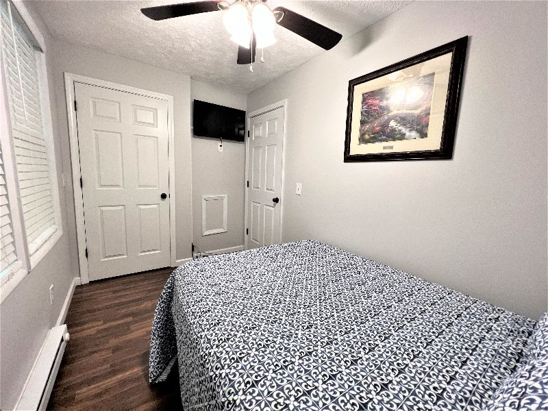 Cozy Apartment less than 1 mile from Hospital - Photo 12