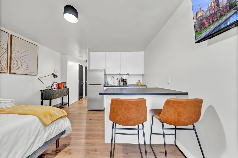 West Side Studio with Parking, 5 Min to Buffalo General & Oishei - Photo 9