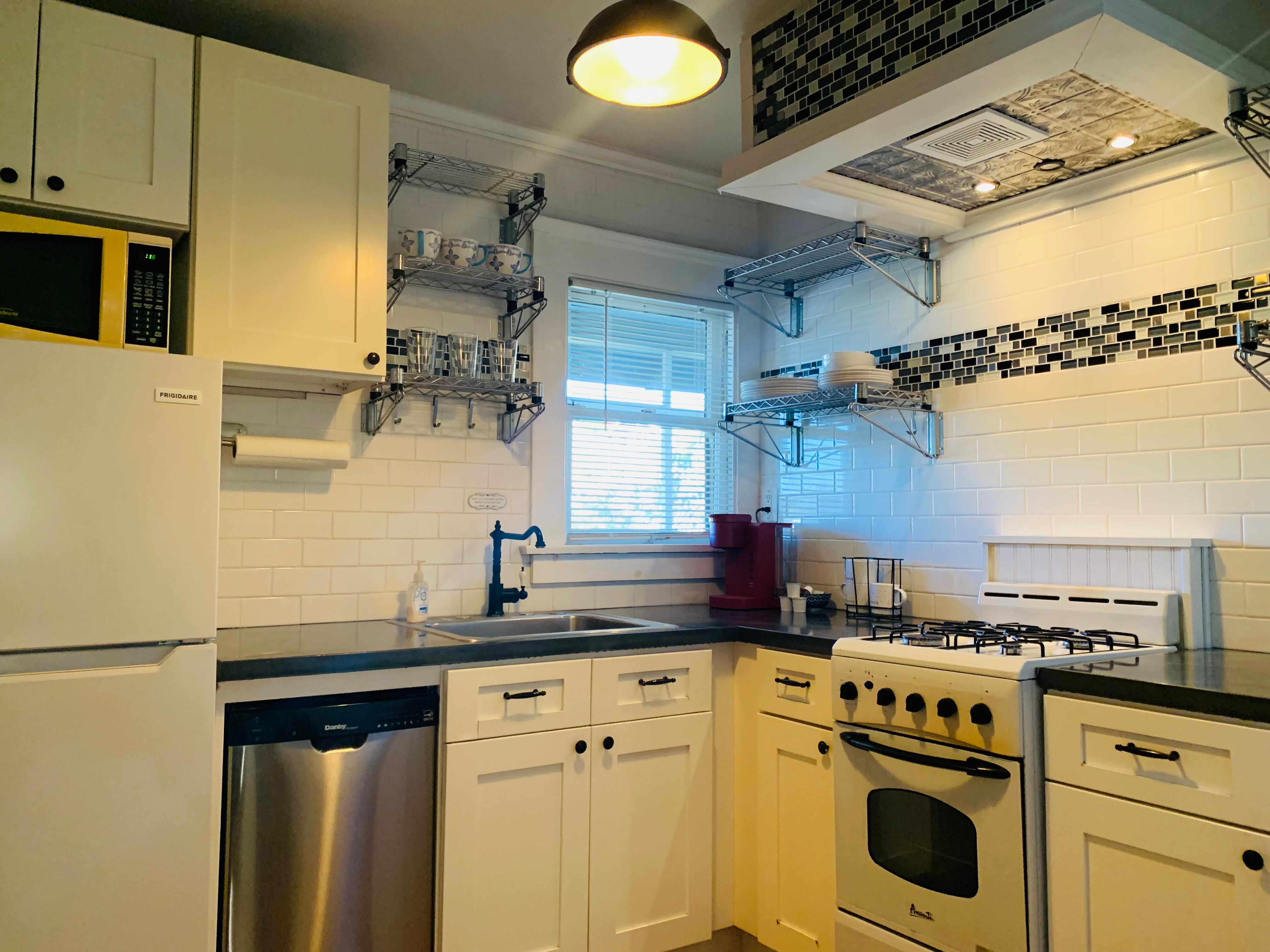 Private Apartment in Historic House Near Downtown San Diego - Photo 6