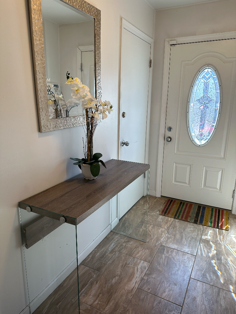 Modern two bedroom apartment located in a private home conveniently located to most Bronx hospitals - Photo 1