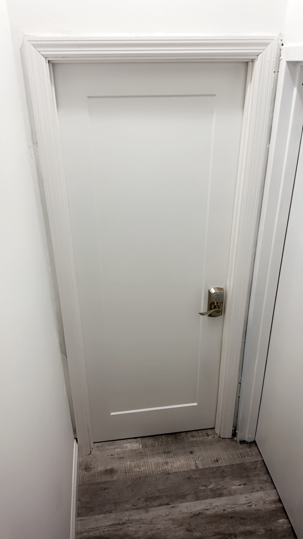 Modern two bedroom apartment located in a private home conveniently located to most Bronx hospitals - Photo 1