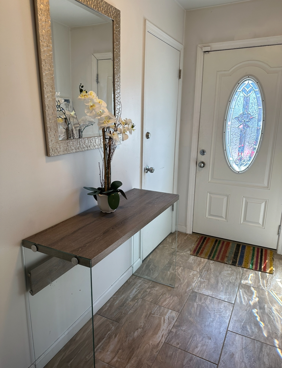 Modern two bedroom apartment located in a private home conveniently located to most Bronx hospitals - Photo 2