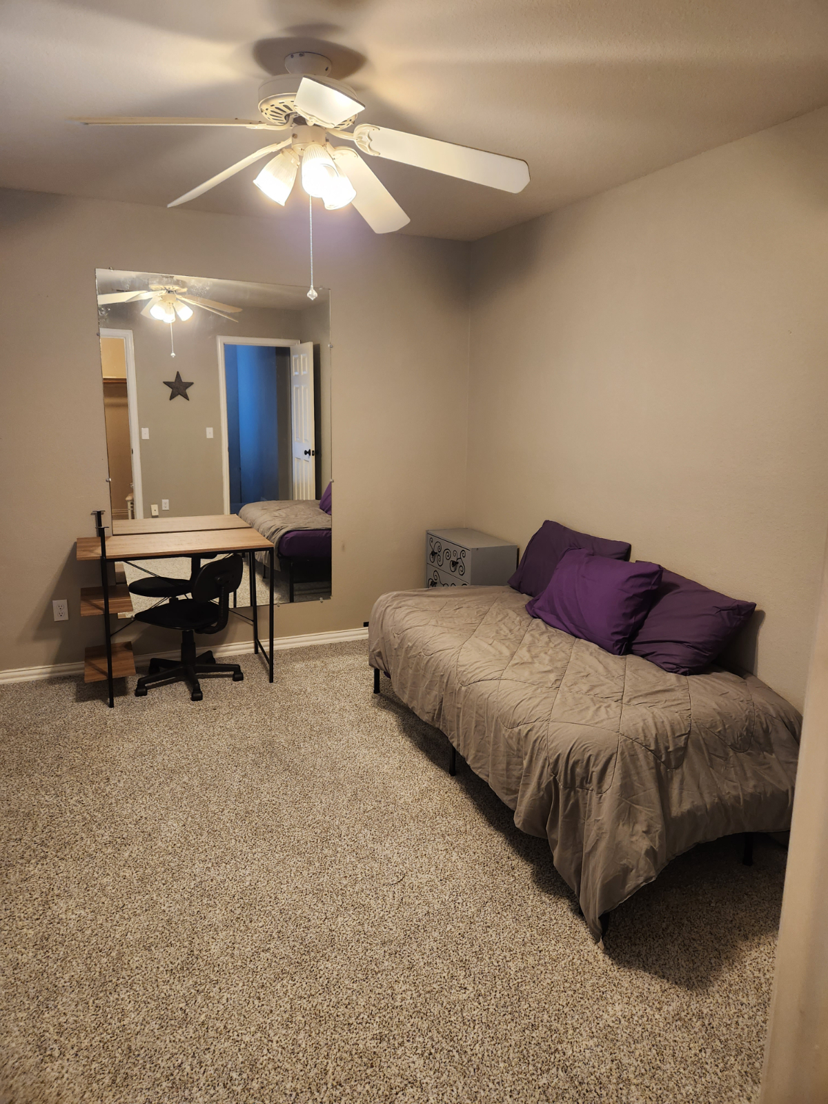1st Bedroom - Photo 1