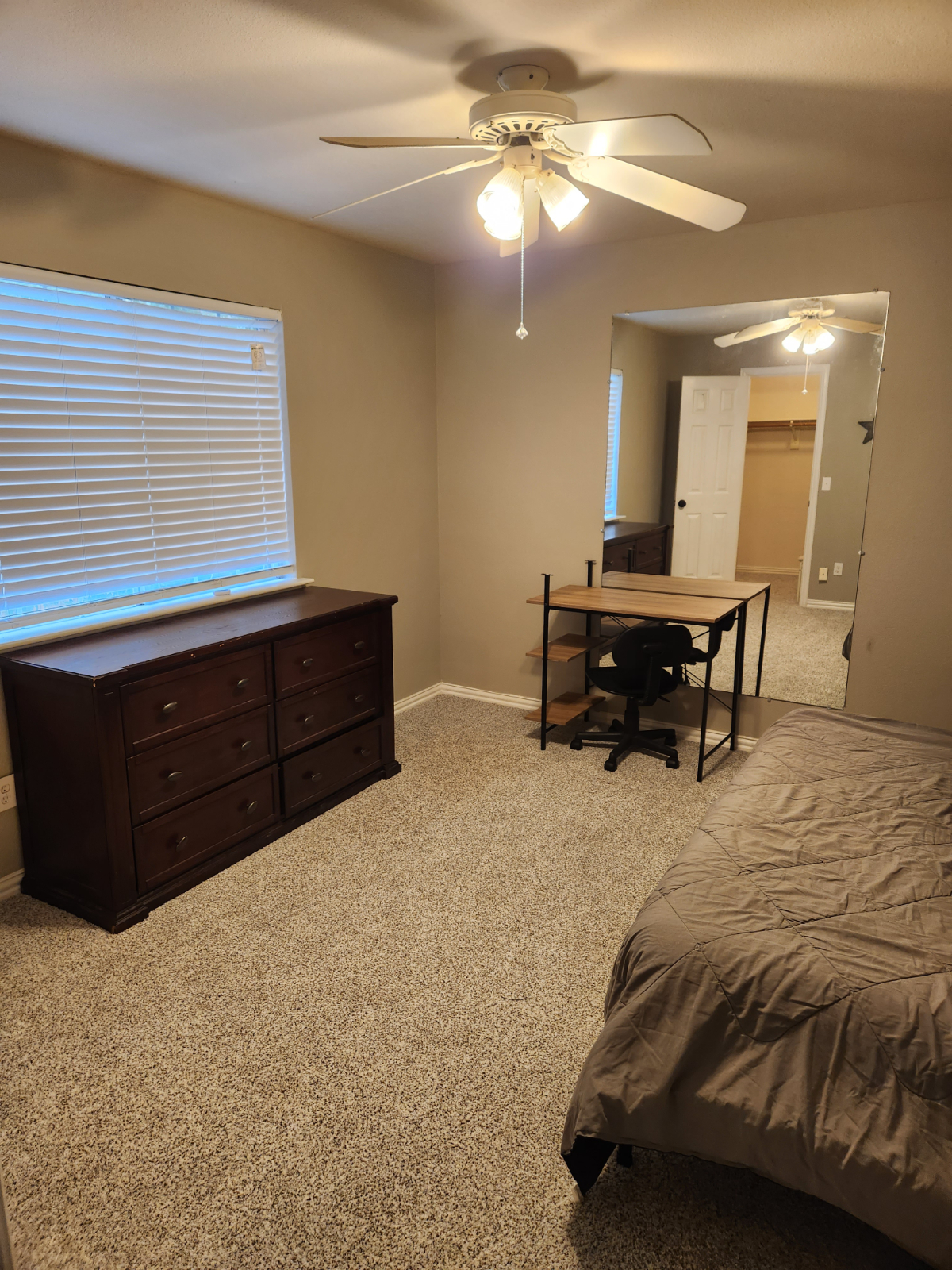 1st Bedroom - Photo 3