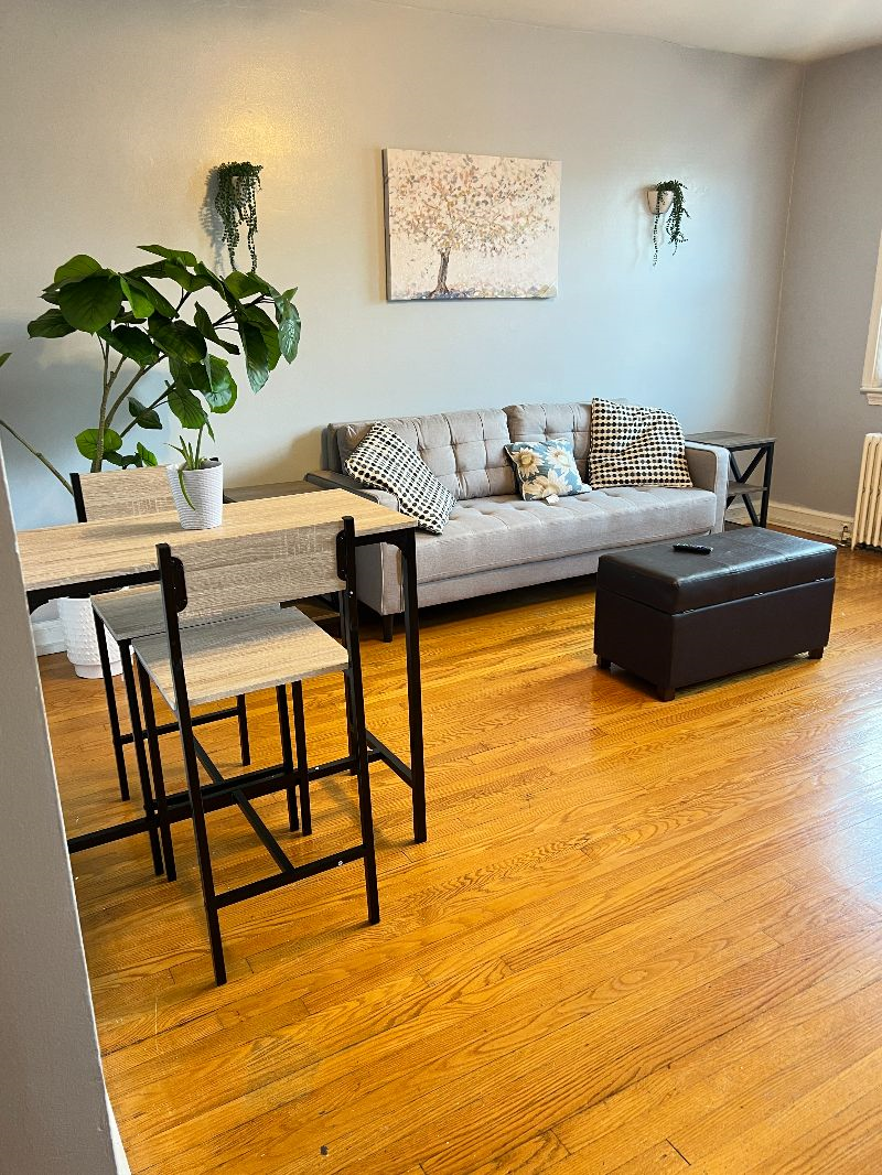 Spacious 2BR Near Bus Stop - Parking Available - Photo 4
