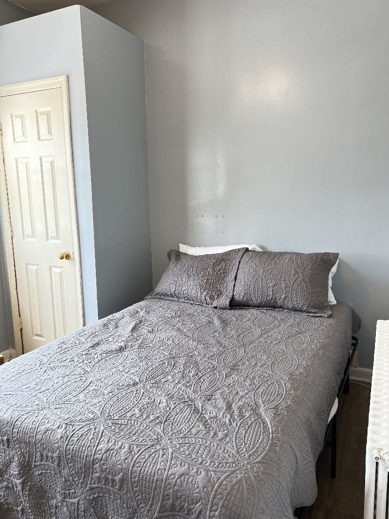 Spacious 2BR Near Bus Stop - Parking Available - Photo 11