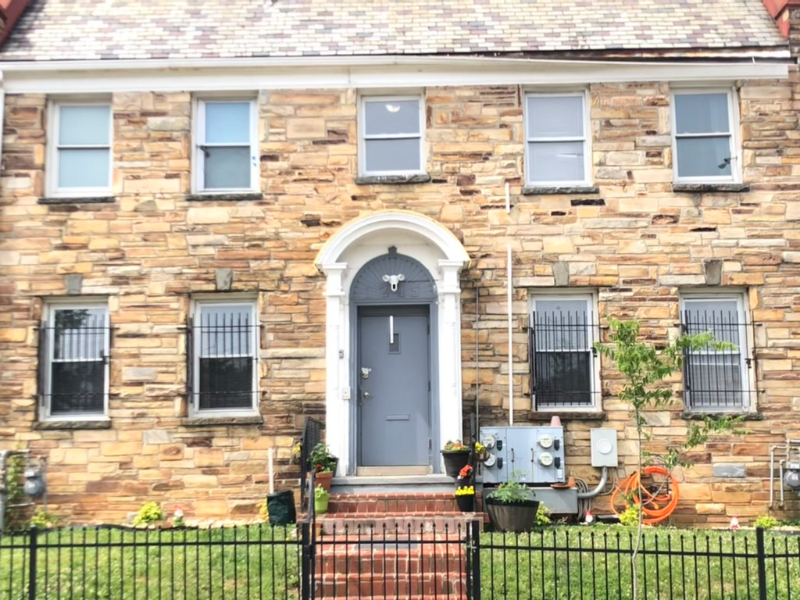 Spacious 2BR Near Bus Stop - Parking Available - Photo 1