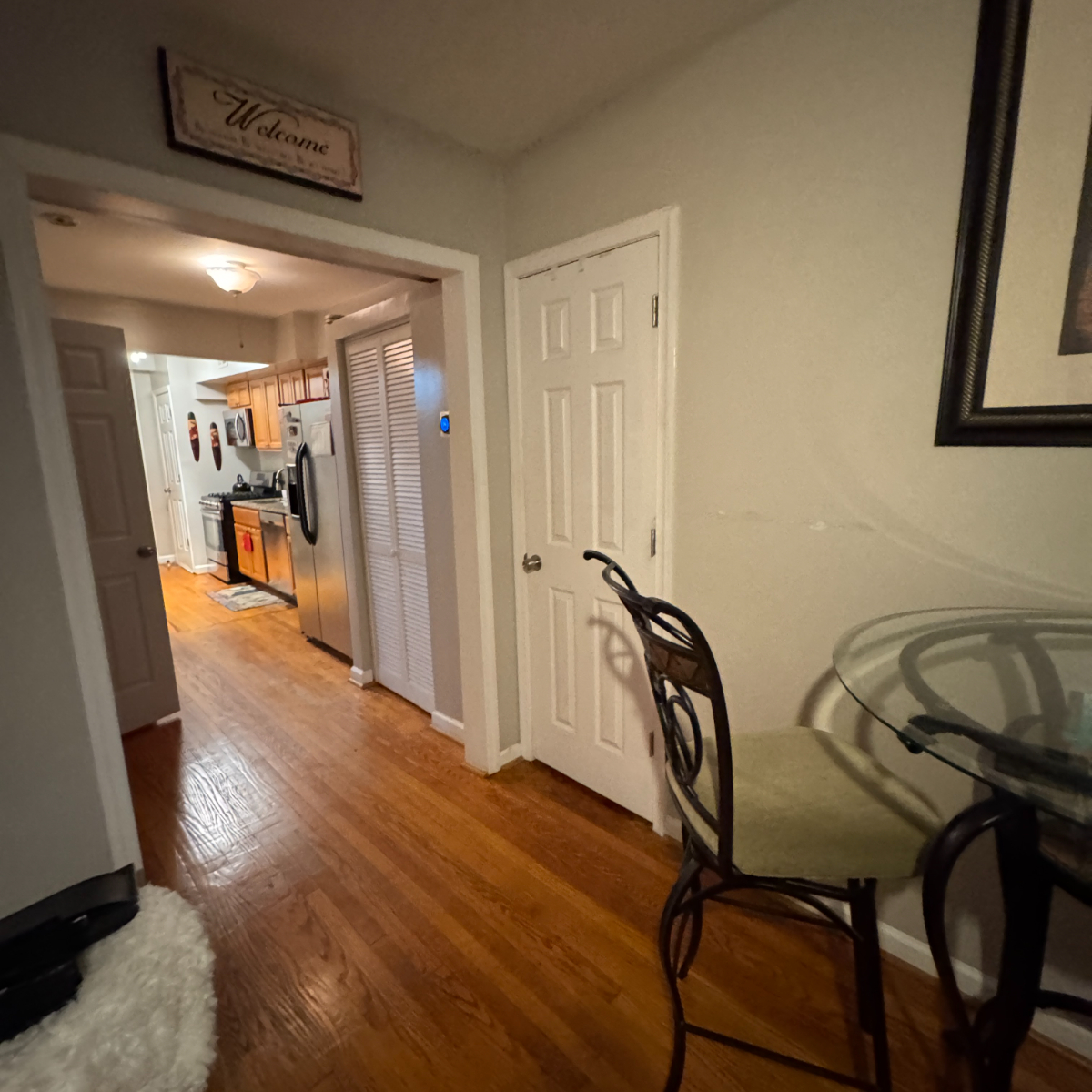Spacious 2BR Near Bus Stop - Parking Available - Photo 4
