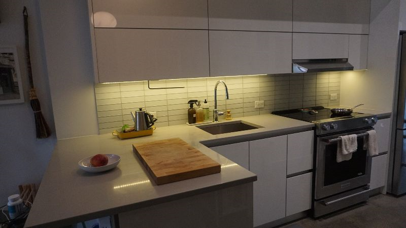 artful & thoughtful fully-furnished 1BED/1BATH apt july 1-21 - Photo 5