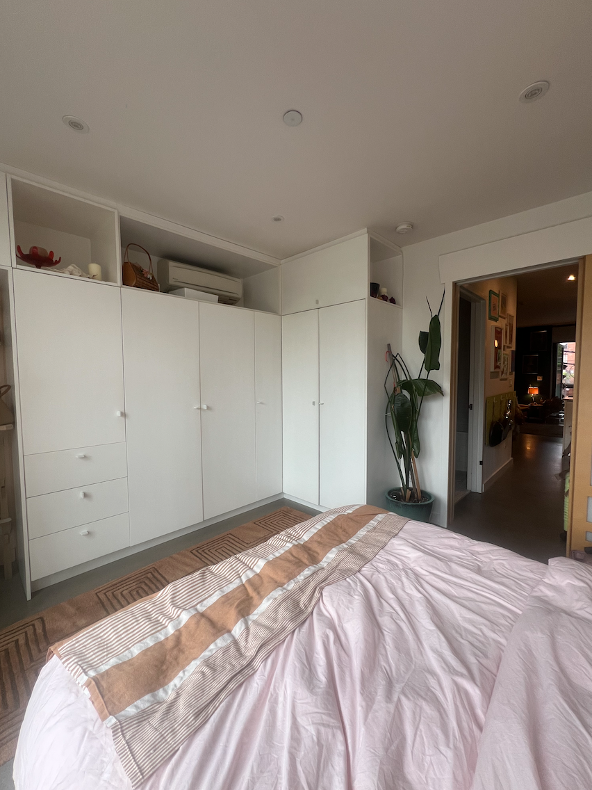 artful & thoughtful fully-furnished 1BED/1BATH apt july 1-21 - Photo 9