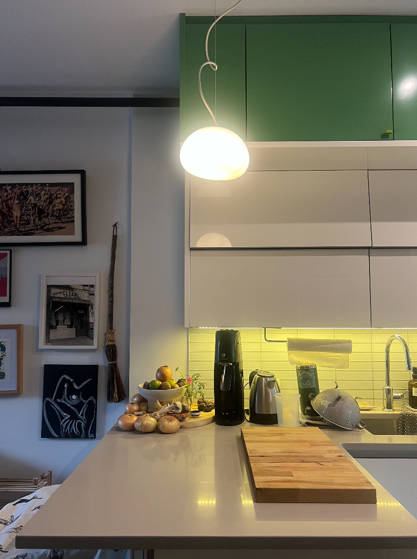 artful & thoughtful fully-furnished 1BED/1BATH apt july 1-21 - Photo 10